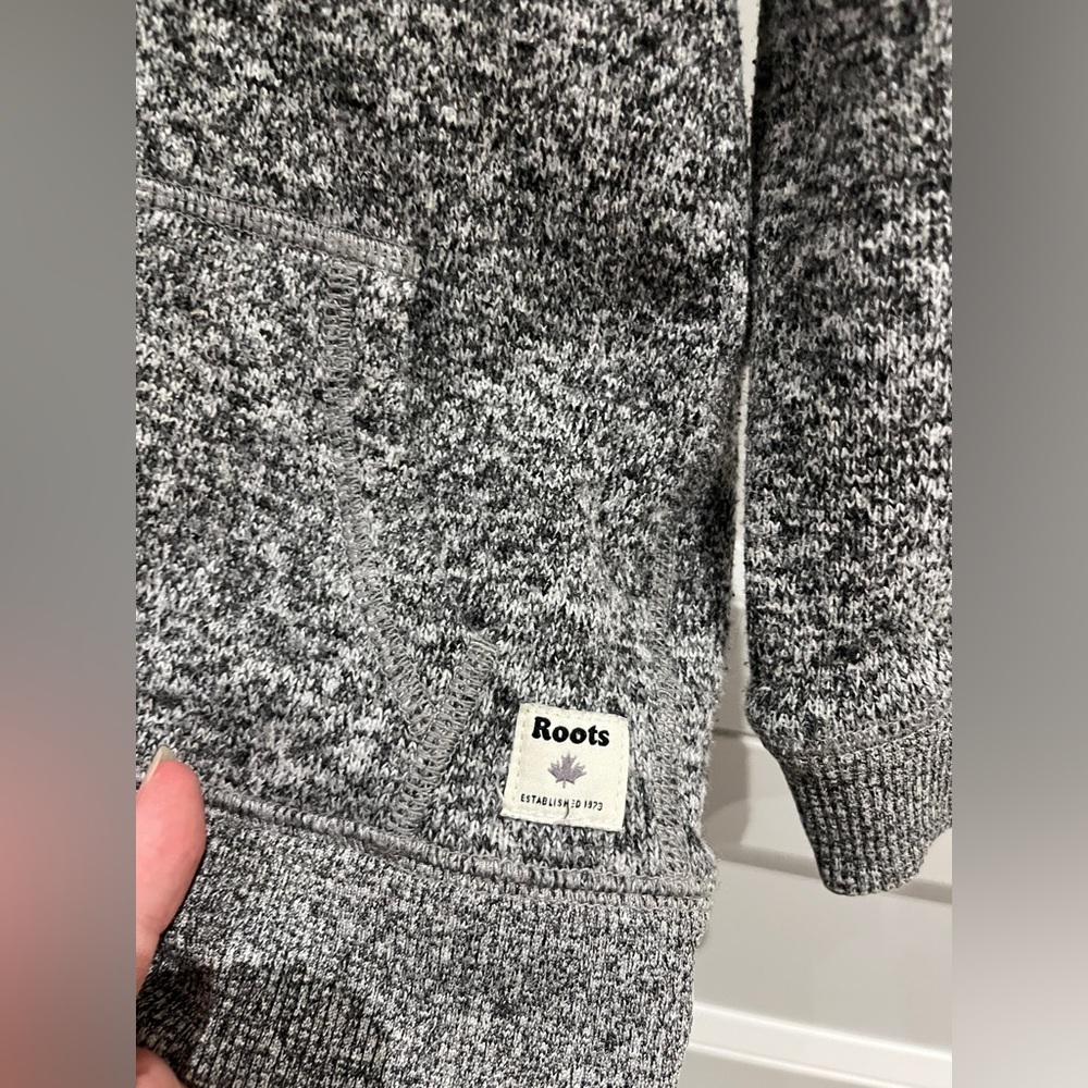 ROOTS 4T Zip Up Hoodie Thicker Material - Picture 3 of 5